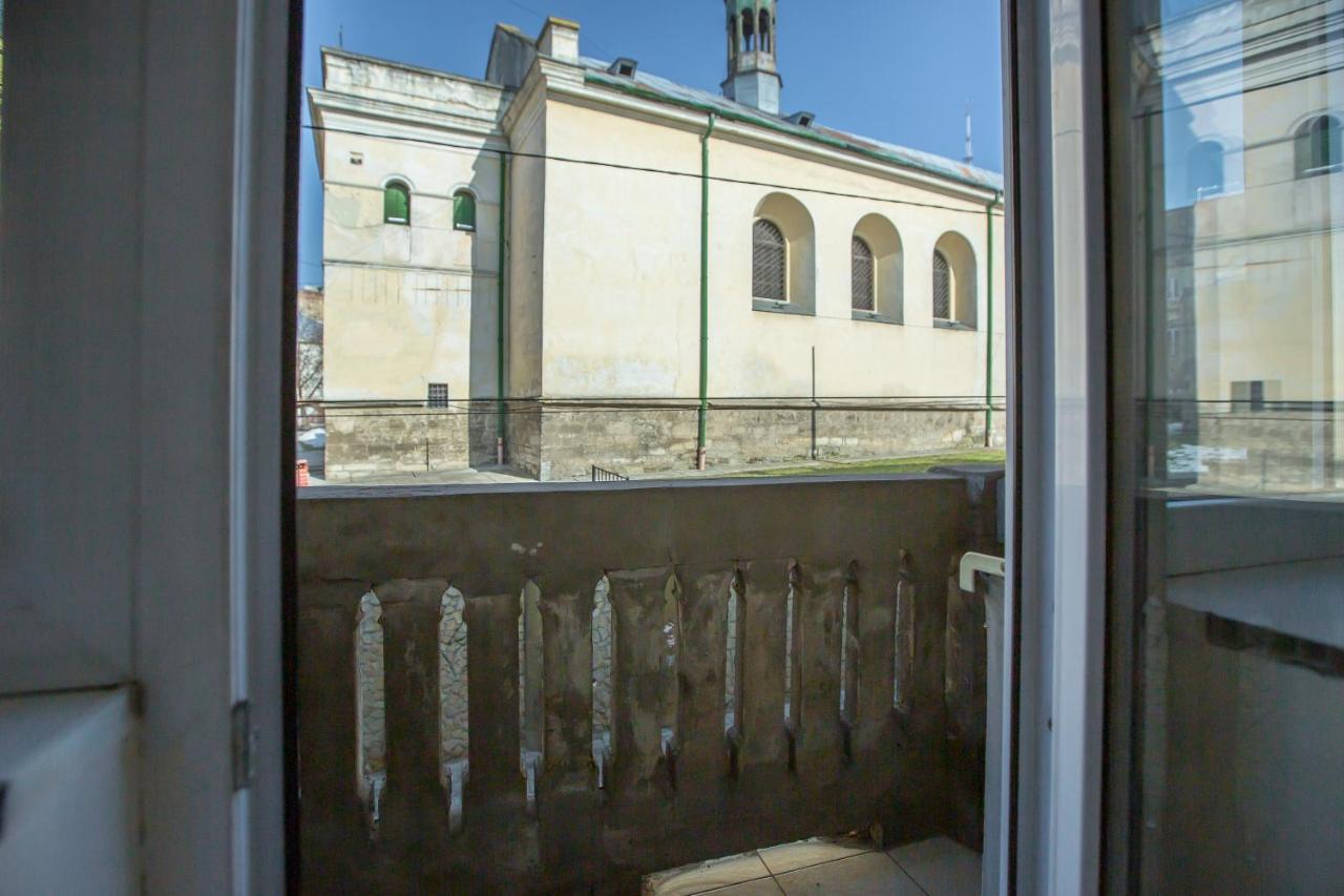 Квартира Для Великої Сімї По Вулиці Гонти 4, Дві Кімнати До 6 Спальних Місць Lviv Eksteriør billede
